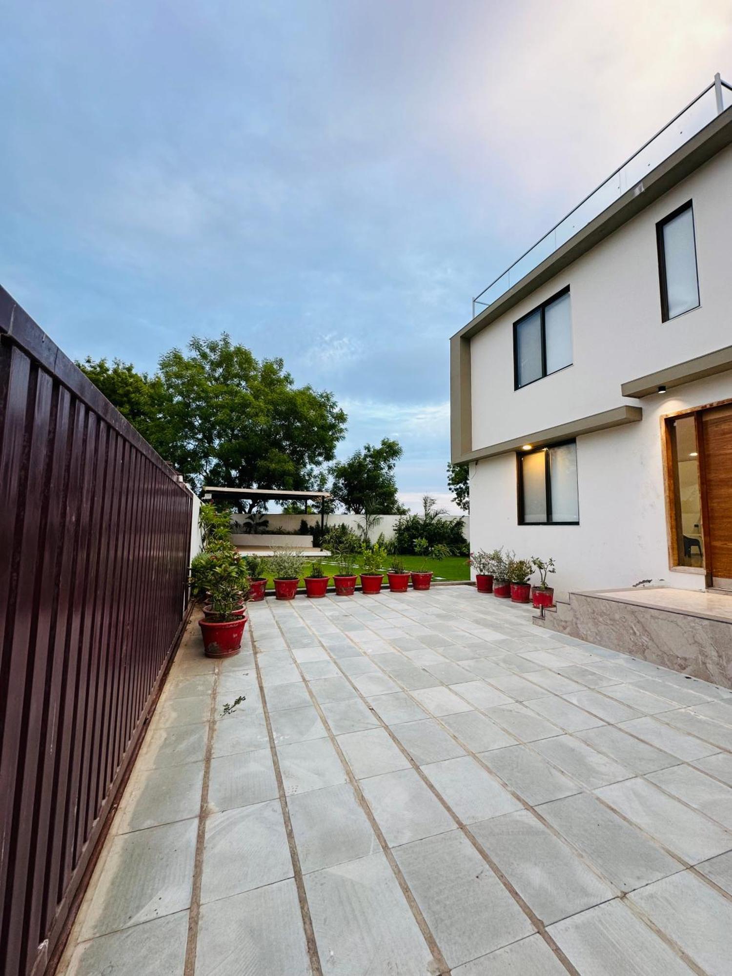 Karmabhumi 1 Villa Sātej Kültér fotó